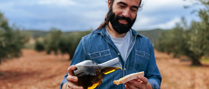 Στους 352.000 τόνους οι εξαγωγές ελαιολάδου της Τυνησίας, οι μισές ποσότητες πήγαν στην αγορά της ΕΕ, οι τιμές του Ιουνίου