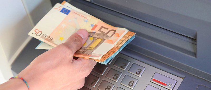 Οι πέντε αλλαγές στις χρεώσεις από τράπεζες και παρόχους ΑΤΜ