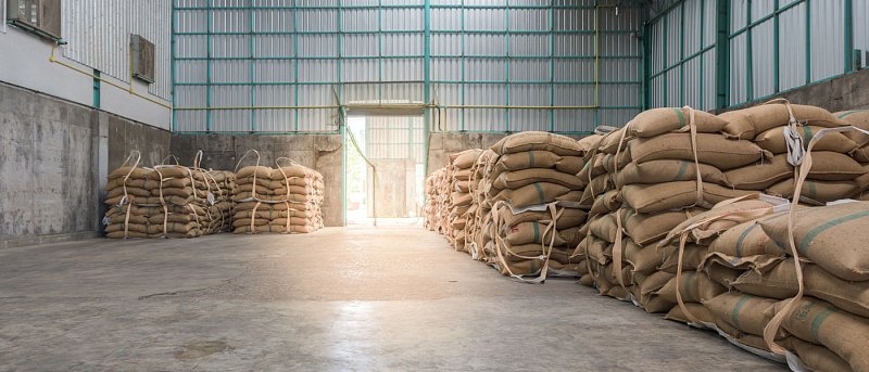 Από το χωράφι στην αποθήκη: τα μυστικά αποθήκευσης για κρεμμύδι και πατάτα