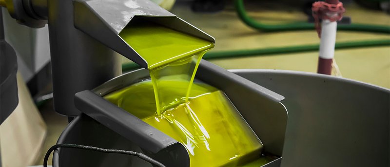 Πώληση βιομηχανικού στην Κρήτη και τιμές στο έξτρα παρθένο ελαιόλαδο, τα αποθέματα σε Ιταλία και Ισπανία