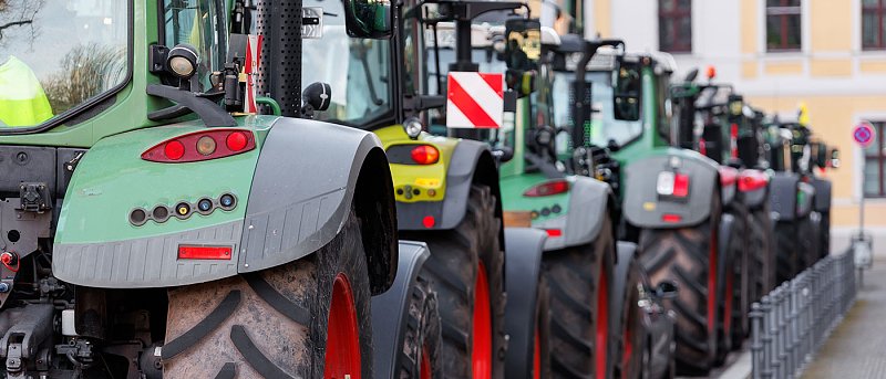 Κινητοποίηση και μπλόκο στήθηκε πάνω στην Εγνατία Οδό από αγρότες στην Ηγουμενίτσα